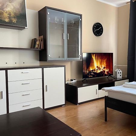 Elegant Escape Apartment - Free Parking, Easy Access To City Centre Μπρατισλάβα Εξωτερικό φωτογραφία